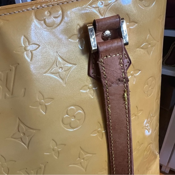 Louis Vuitton Yellow Vernis Houston Bag- Straps Replaced - Picture 4 of 10